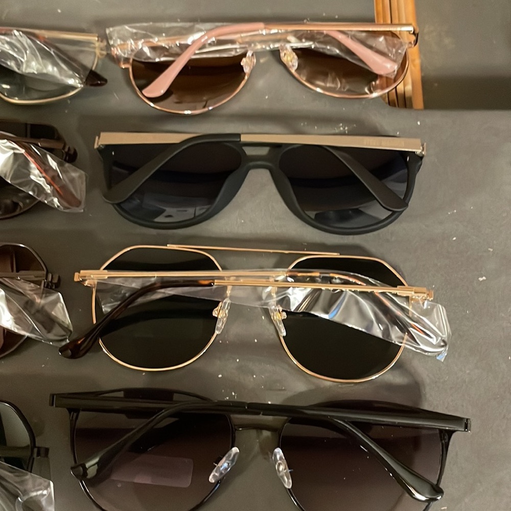 Sunglass Bundle - Picture 6 of 6